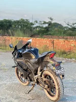 ইয়ামাহা আর১৫ ভি৩ ২০১৮ কালো