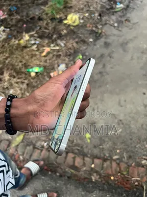 অ্যাপল আইফোন ১২ ২৫৬ জিবি হোয়াইট