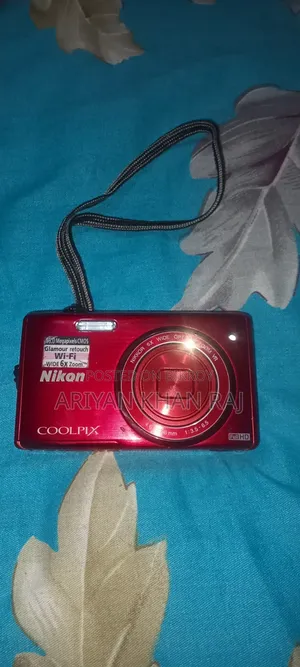 I need urgent money so I will sell my favorite camera