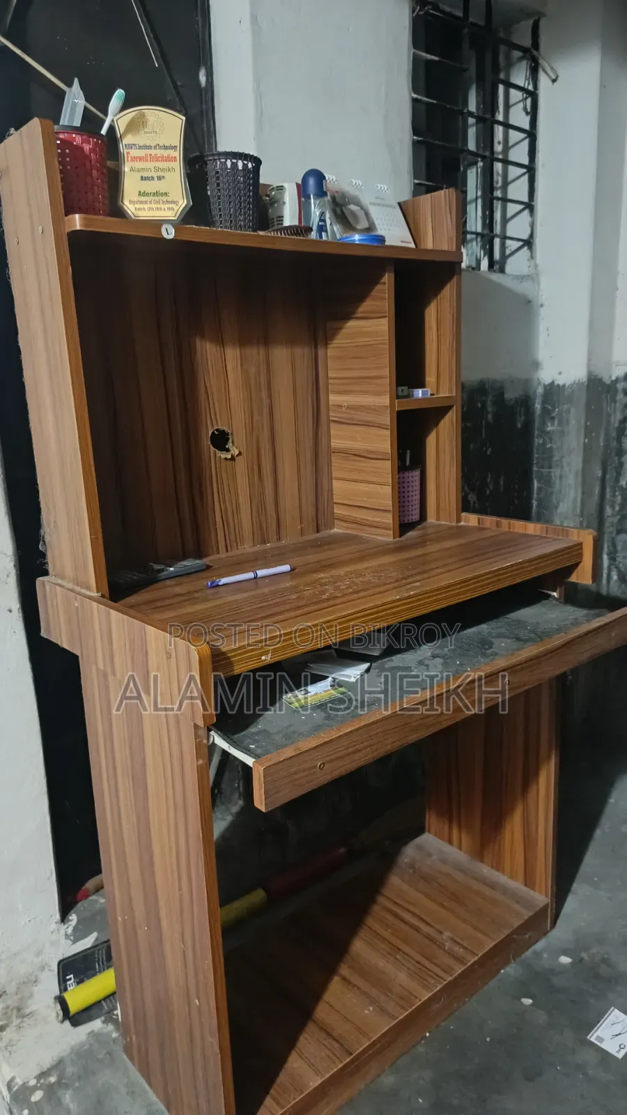 কম্পিউটার টেবিল / স্টাডি টেবিল