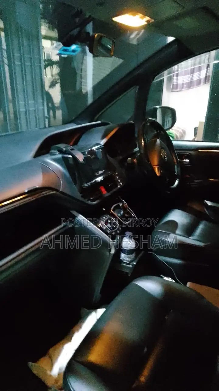 Toyota Esquire 2.0 AWD (7 Seater) 2016 Blue
