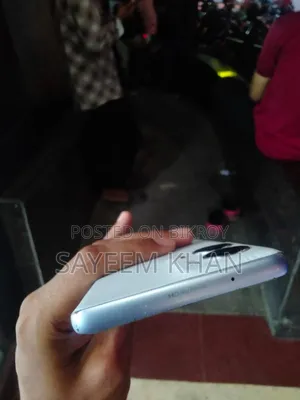 মোটর চলা এজ ৫০ ফিউশন ২৫৬ জিবি সাদা