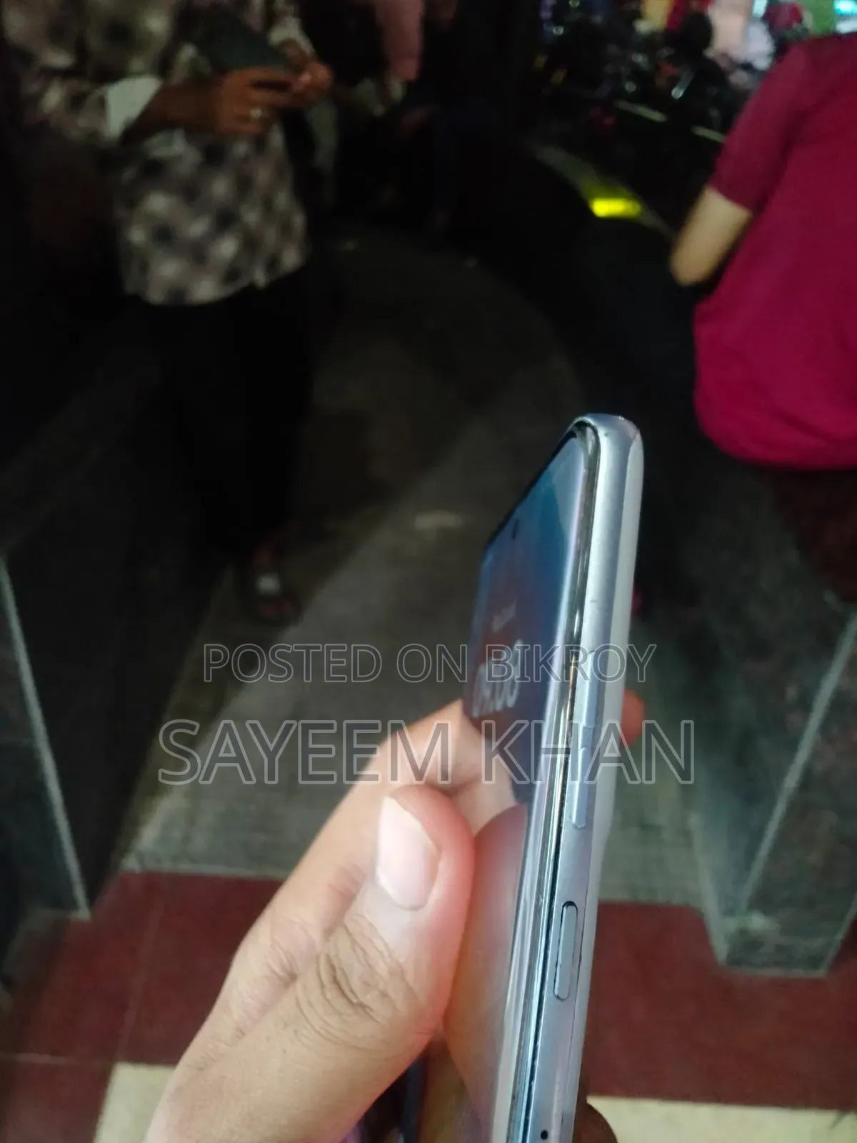 মোটর চলা এজ ৫০ ফিউশন ২৫৬ জিবি সাদা