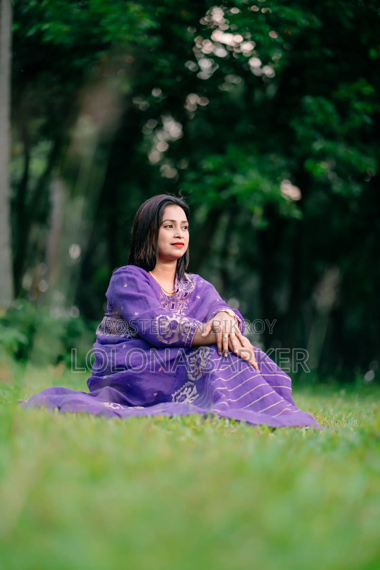 কোটা কাপড়ের উপর জ‍্যরিসুতার কাজ