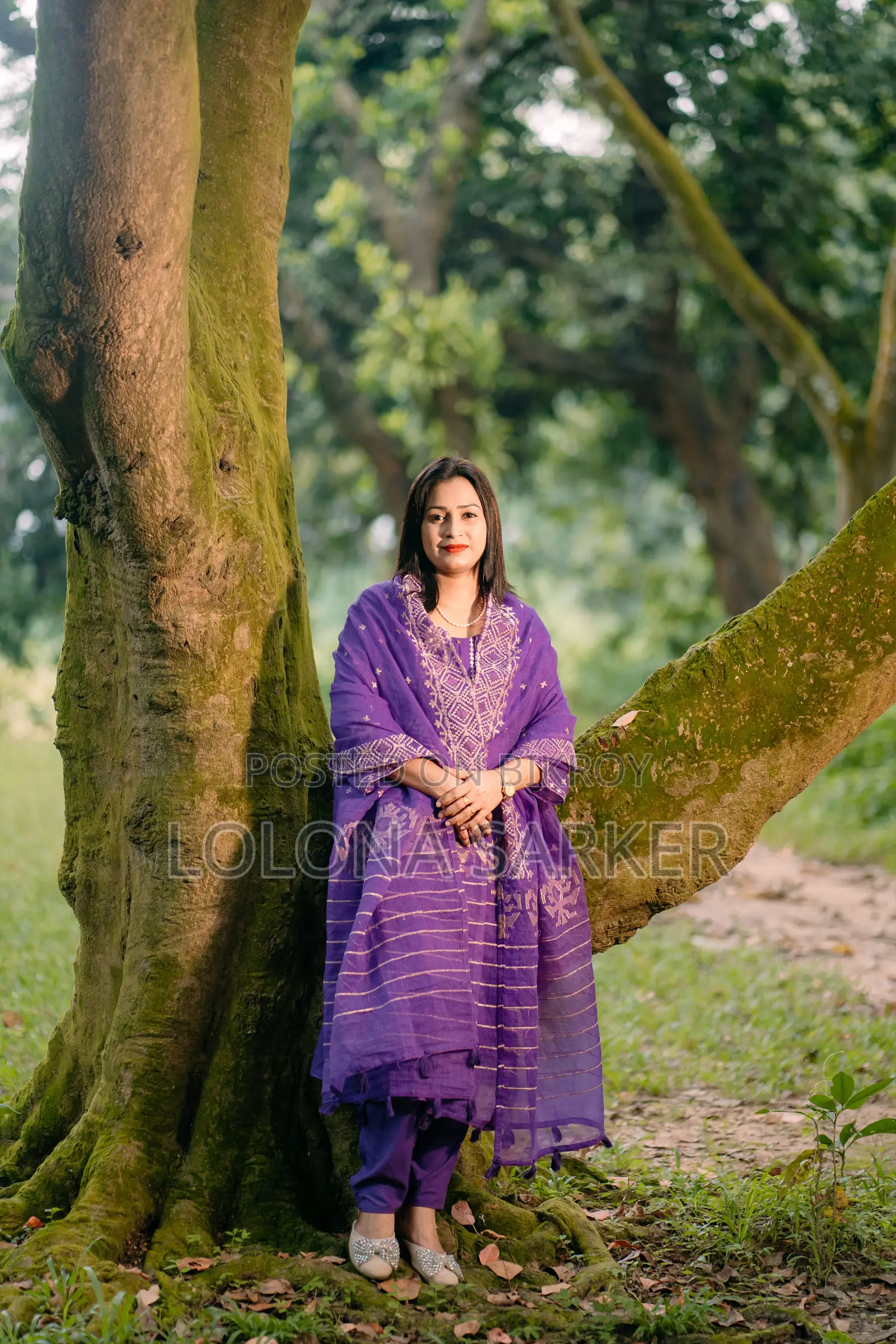 কোটা কাপড়ের উপর জ‍্যরিসুতার কাজ