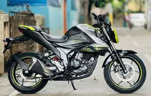 সুজুকি জিক্সার ২০২৫ সবুজ