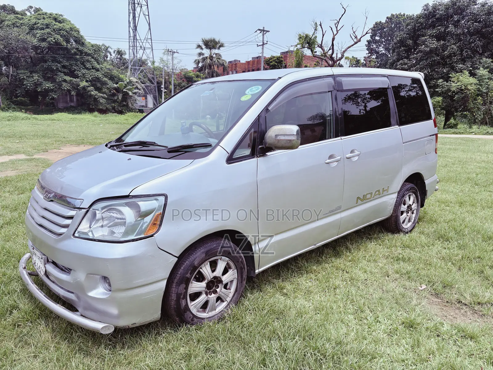 Toyota Noah 2.0 Four Wheel Drive (8 Seater) 2004 Silver