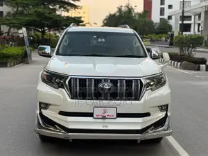 Toyota Land Cruiser Prado 2017 Pearl
