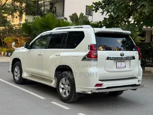 Toyota Land Cruiser Prado 2017 Pearl