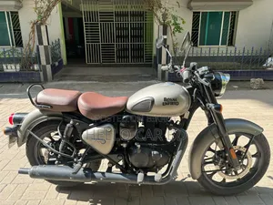 Royal Enfield Classic 350 2025 Gray