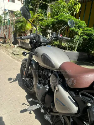 Royal Enfield Classic 350 2025 Gray