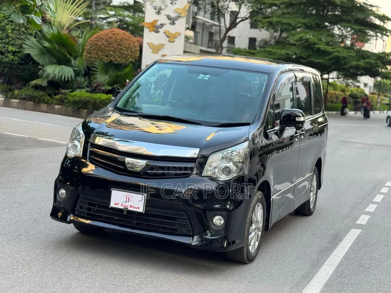 Toyota Noah 2012 Black