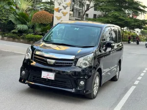 Toyota Noah 2012 Black