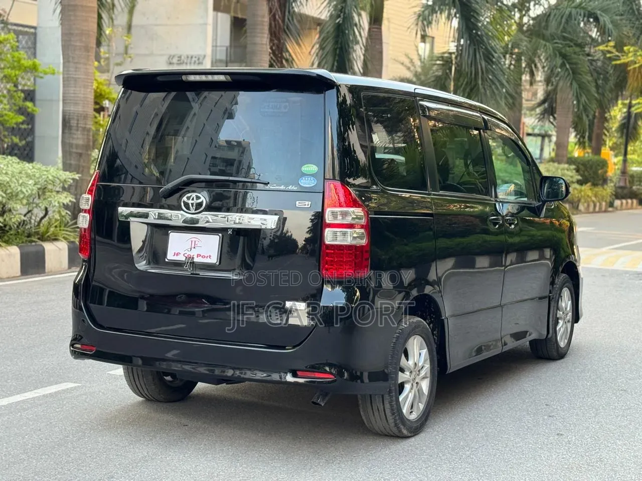 Toyota Noah 2012 Black