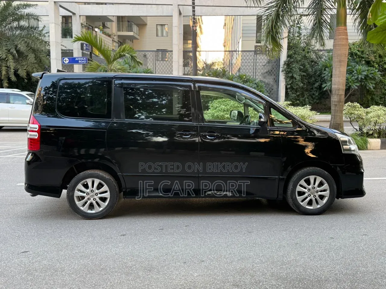 Toyota Noah 2012 Black