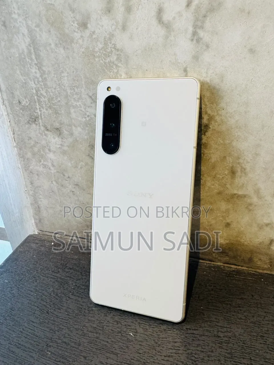 সনি এক্সপেরিয়া ৫ আইভি ২৫৬ জিবি হোয়াইট