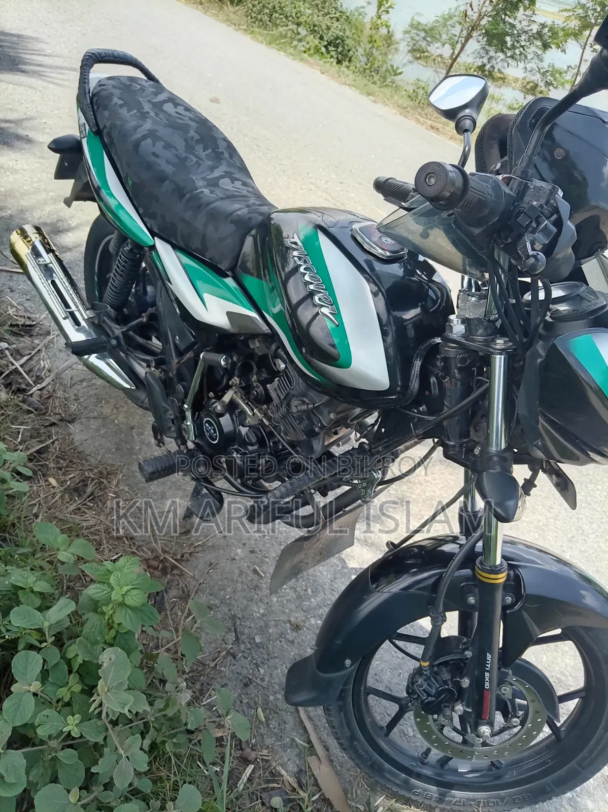 বাজাজ ডিসকভার ১২৫ ২০২৩ সবুজ