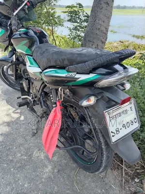 বাজাজ ডিসকভার ১২৫ ২০২৩ সবুজ