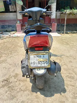 রেঞ্জার আর-২০২০ ২০২২ নীল