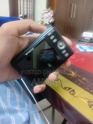 Polaroid I1035 ক্যামেরা