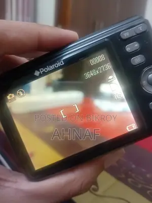 Polaroid I1035 ক্যামেরা