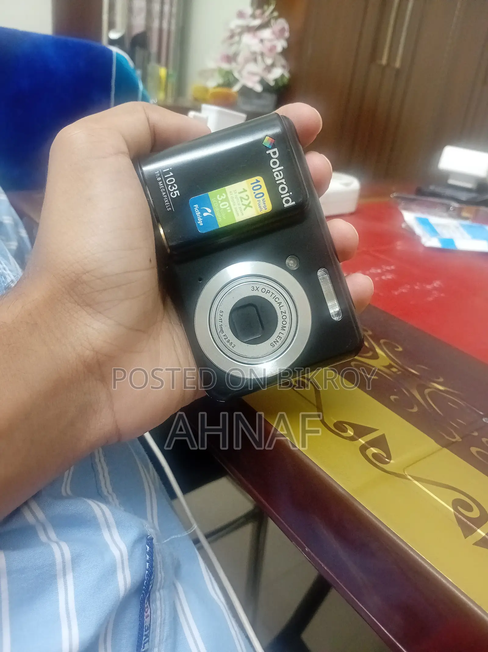 Polaroid I1035 ক্যামেরা