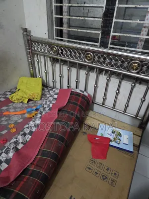 স্টিল বেড ৫/৭ ফুট ভালো কন্ডিশন