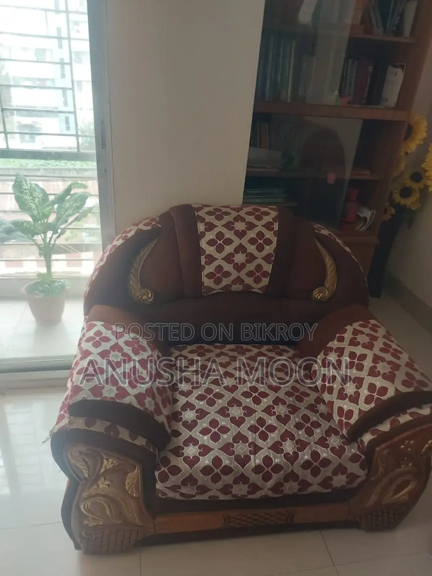 জরুরি ভিত্তিতে ৫ সিটের সোফা বিক্রি হবে।
