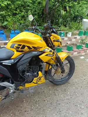 সুজুকি জিক্সার ২০২৫ ইয়েলো
