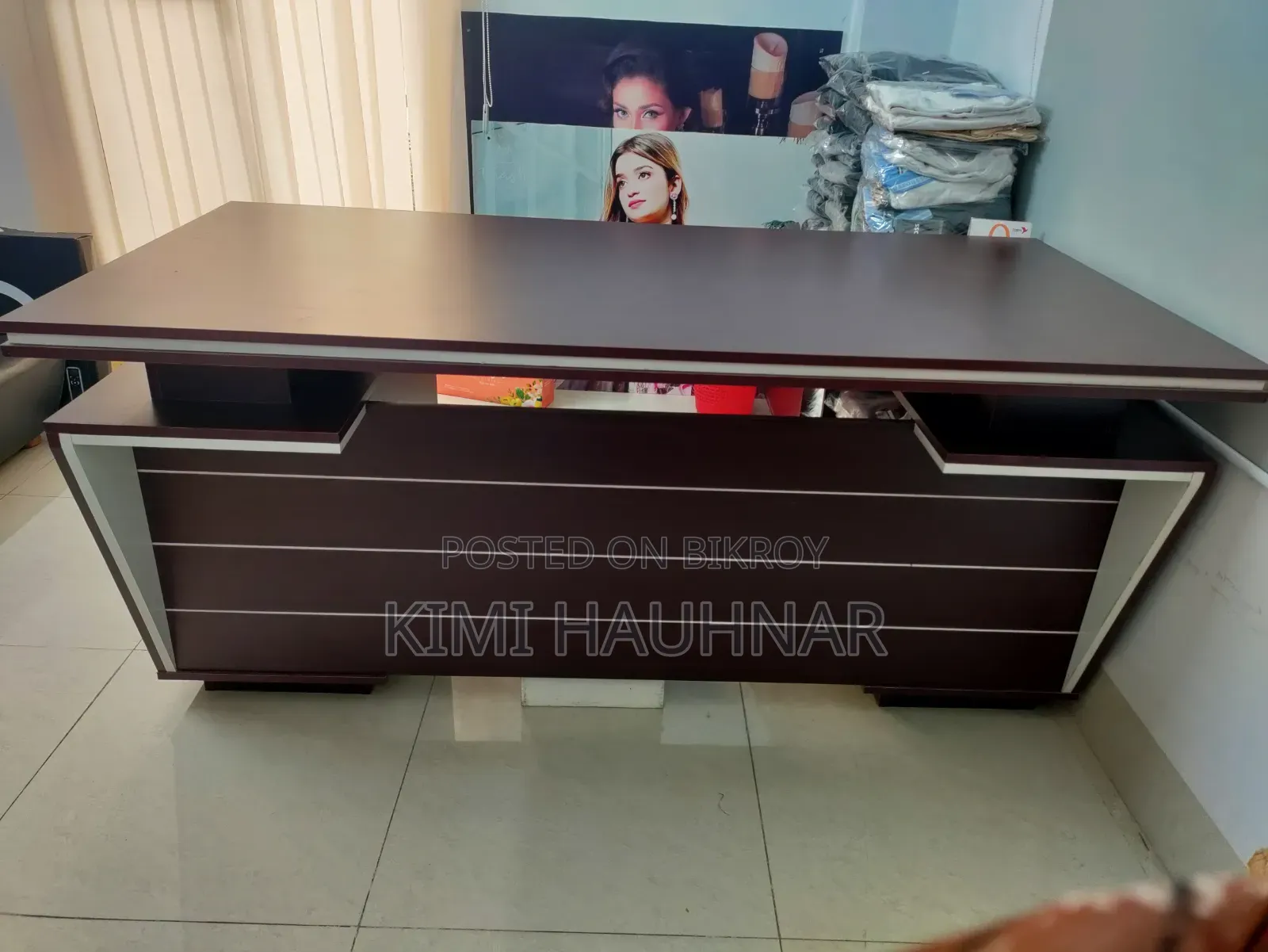 এক্সিকিউটিভ অফিস ডেস্ক
 রঙ: ডার্ক ব্রাউন মডার্ন এক্সিকিউটিভ ডিজাইন