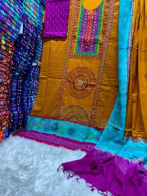আড়ং হাতের কাজের থ্রি পিস