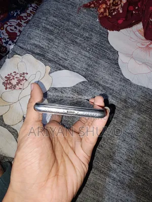 অ্যাপল আইফোন এক্স ৬৪ জিবি হোয়াইট