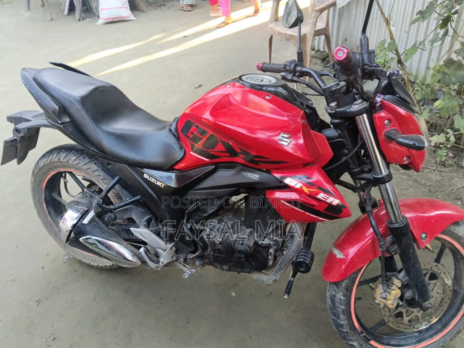সুজুকি জিক্সার ২০১৬ লাল