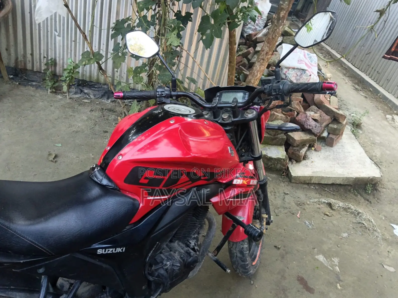 সুজুকি জিক্সার ২০১৬ লাল
