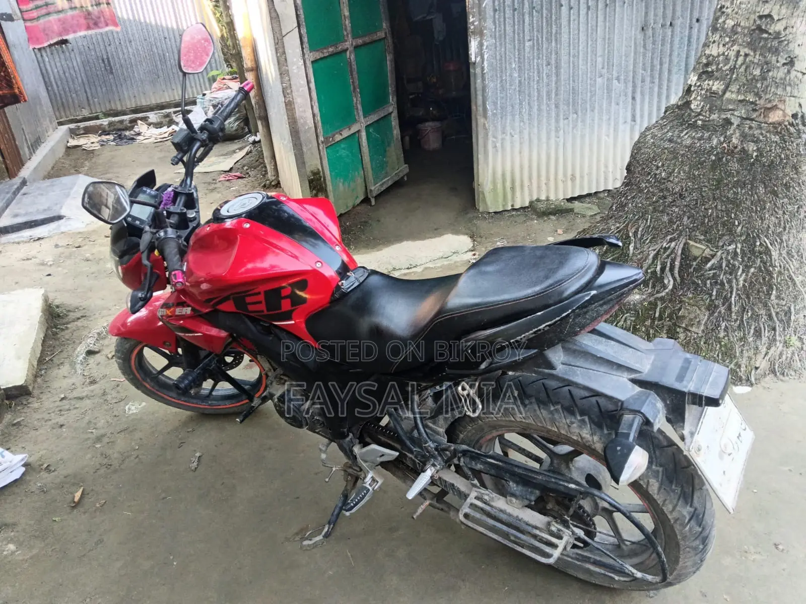 সুজুকি জিক্সার ২০১৬ লাল