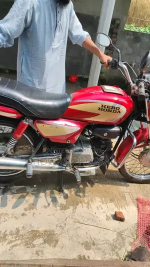হিরো স্প্লেন্ডার প্লাস ২০১১ লাল