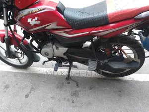 বাজাজ প্লাটিনা ১০০ ২০১৮ রেড