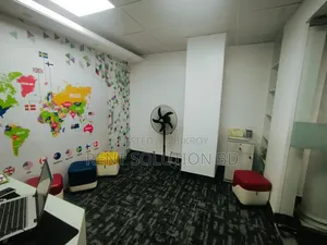 ৫০০ বর্গফুট সম্পূর্ণ বাণিজ্যিক স্থান