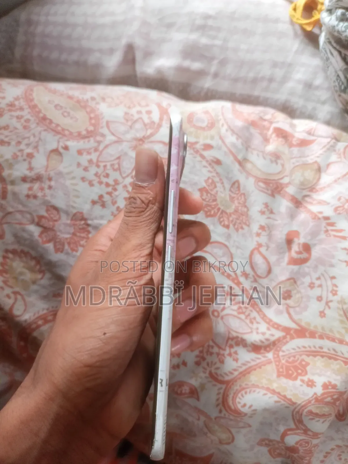 টেকনো পোভা স্লিম ৫জি ২৫৬ জিবি হোয়াইট