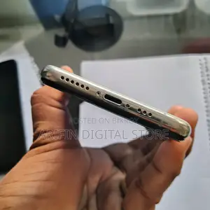 অ্যাপল আইফোন এক্সএস ৬৪ জিবি হোয়াইট