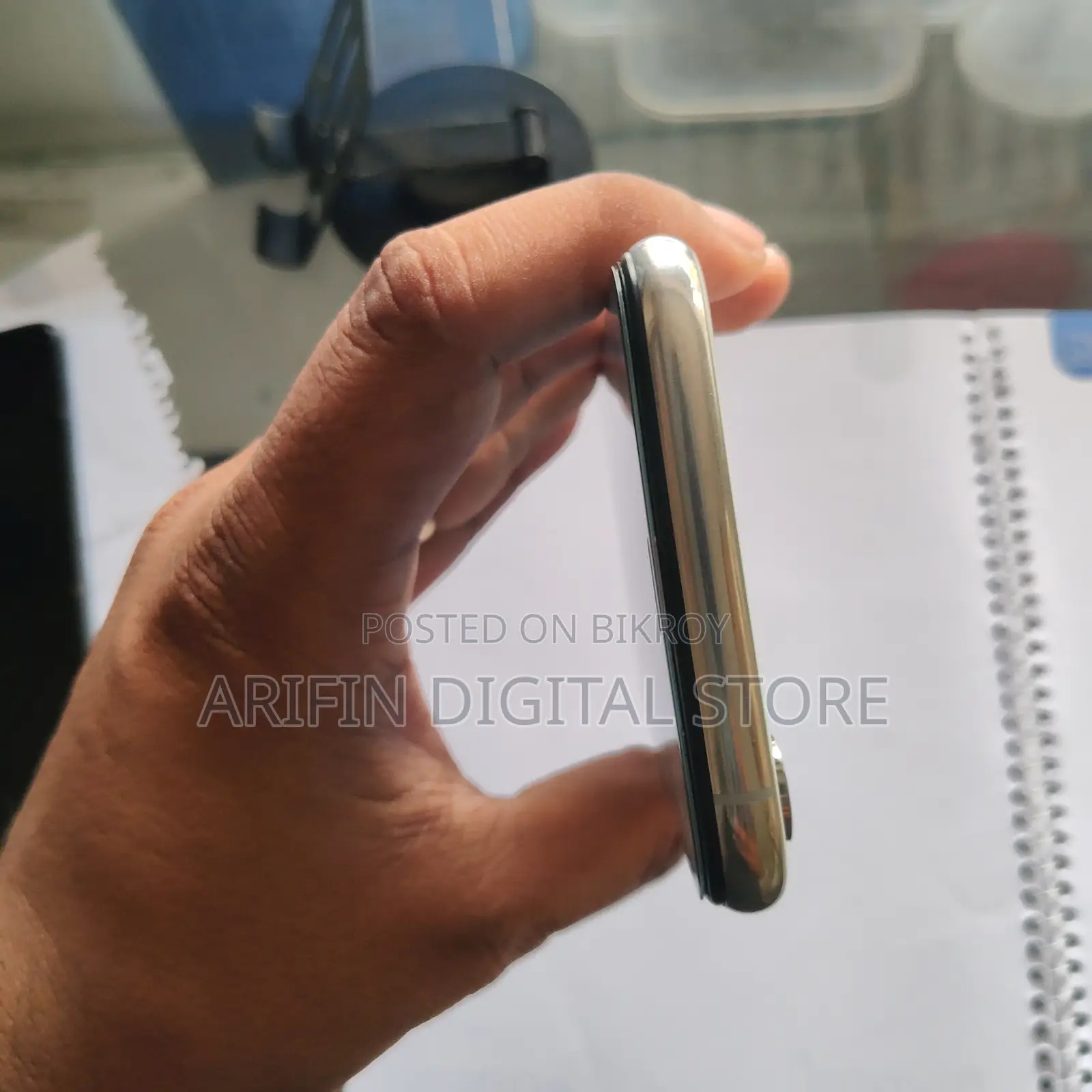 অ্যাপল আইফোন এক্সএস ৬৪ জিবি হোয়াইট