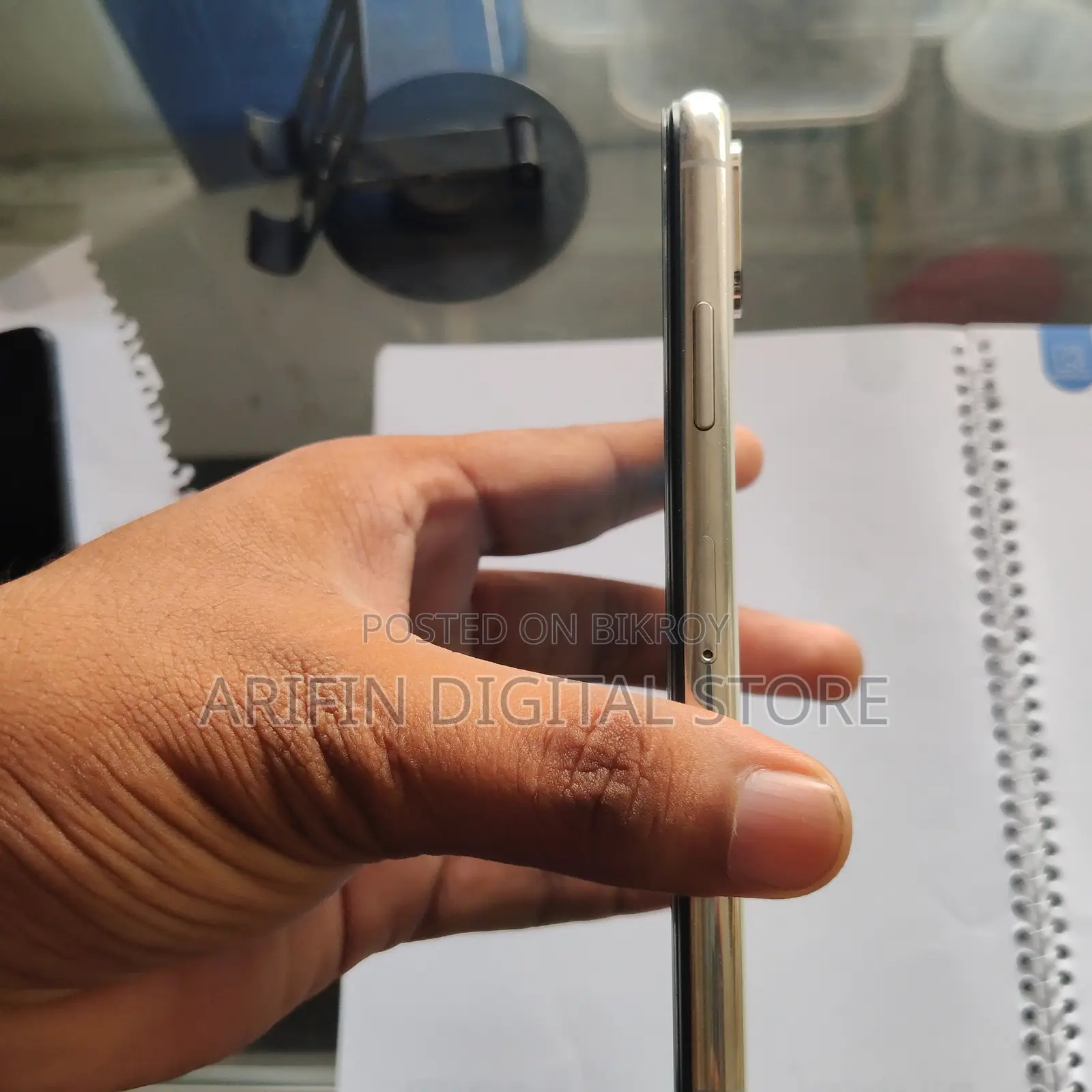 অ্যাপল আইফোন এক্সএস ৬৪ জিবি হোয়াইট