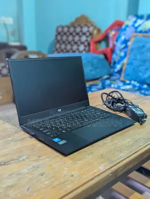 ল্যাপটপ ৮ জিবি ইন্টেল কোর ৩ এসএসডি ২৫৬ জিবি
