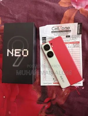 আইকিউওও ২৫৬ জিবি লাল