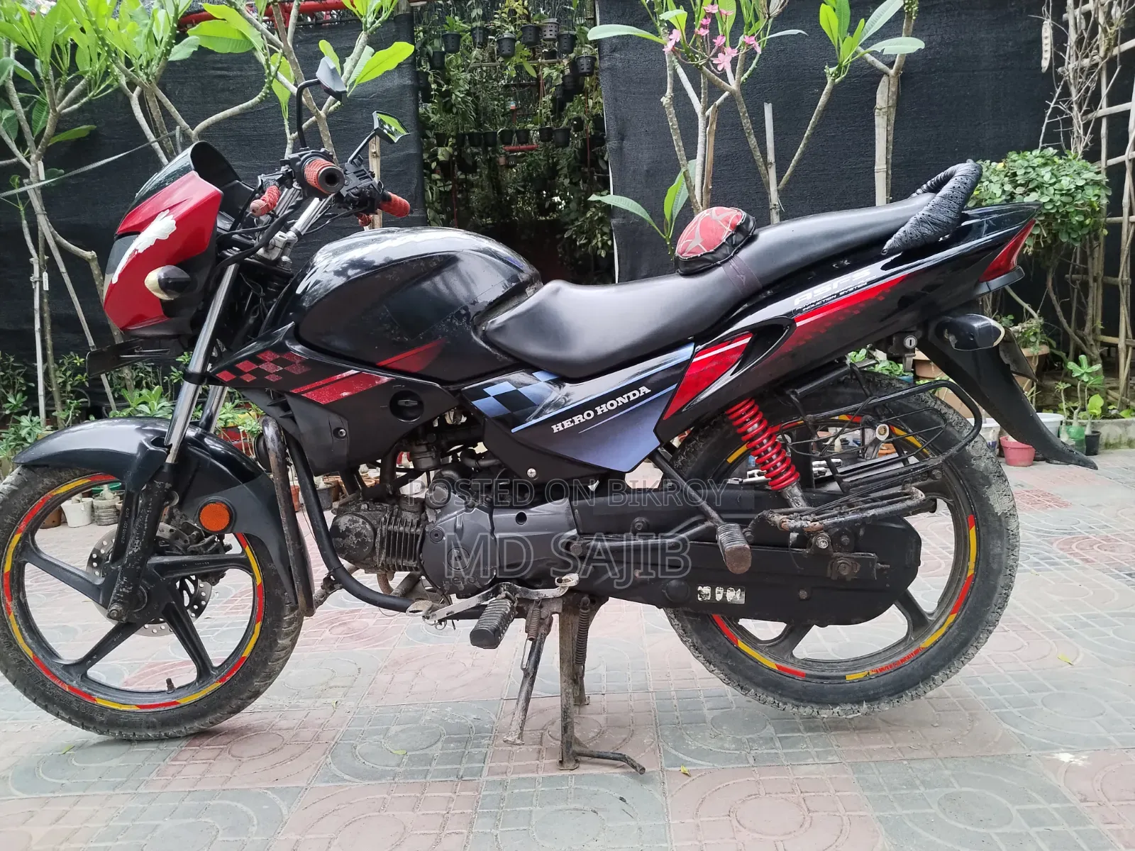 Hero Glamour 2015 Black
