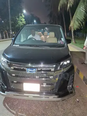 টয়োটা হাইএচ ২০১৮ কালো