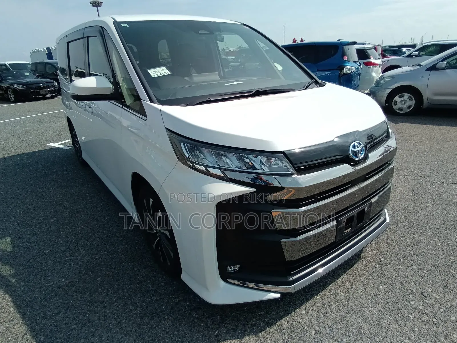 Toyota Noah 2022 Pearl
