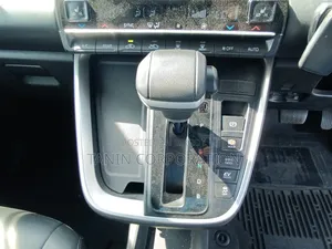 Toyota Noah 2022 Pearl