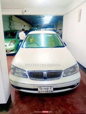 Nissan Bluebird 2005 White