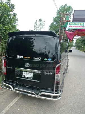 Toyota HiAce 2016 Black